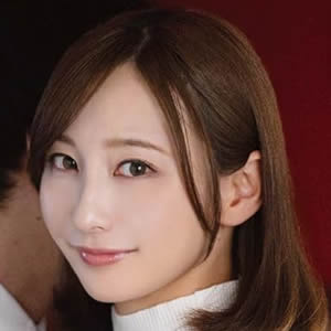 足立友梨(あだちゆり)